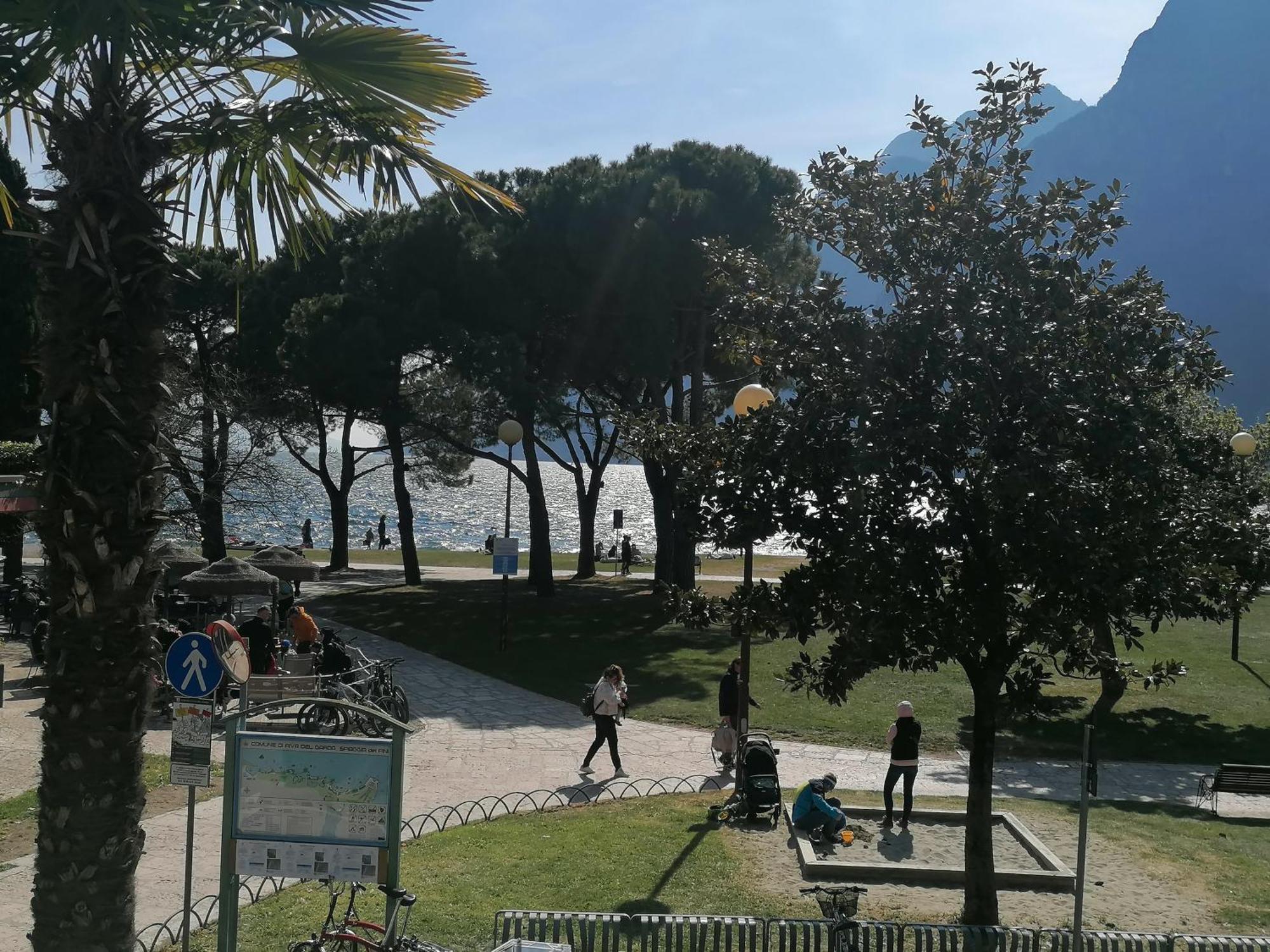 Terrazza Sul Lago Riva del Garda Exteriör bild
